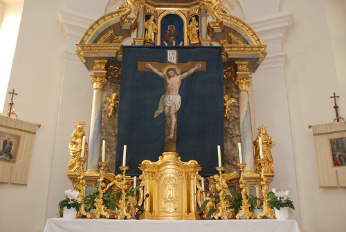 Fastentuch am Hochaltar der Pfarrkirche Ollersdorf 