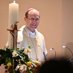 Osternachtsfeier mit Weihbischof Turnovszky